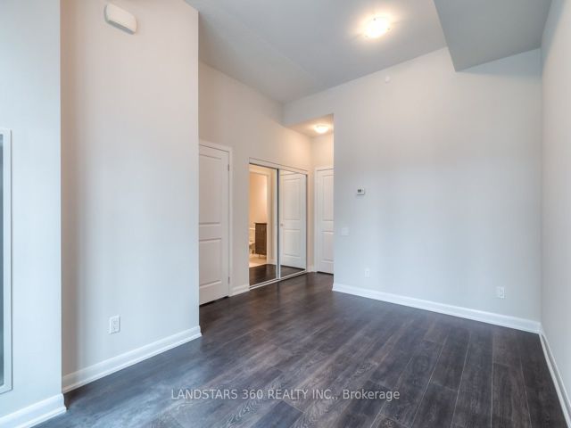 Th11 - 5168 Yonge St