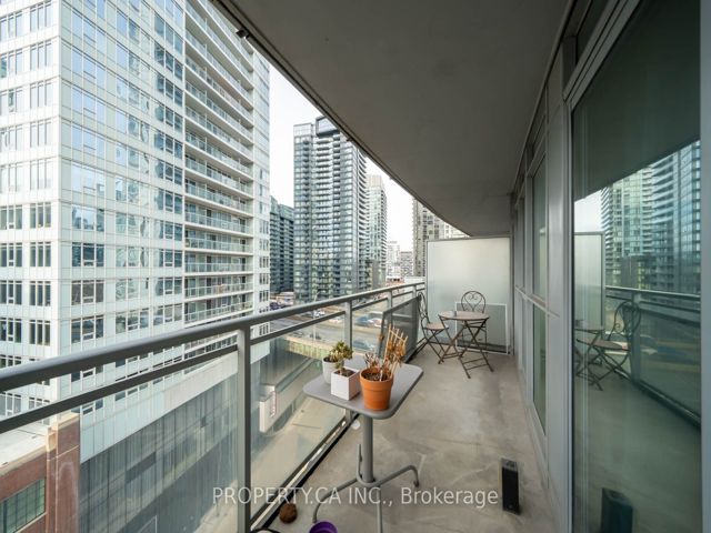 1105 - 38 Dan Leckie Way