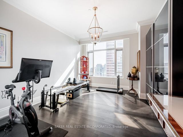 4904 - 311 Bay St