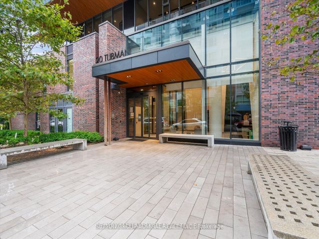 403 - 20 Tubman Ave N