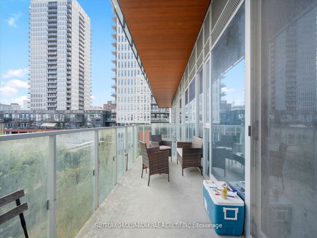 403 - 20 Tubman Ave N
