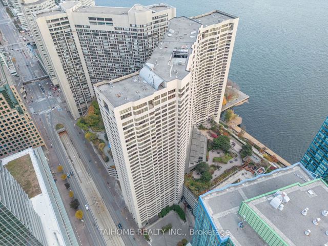 1911 - 55 Harbour Sq Sq