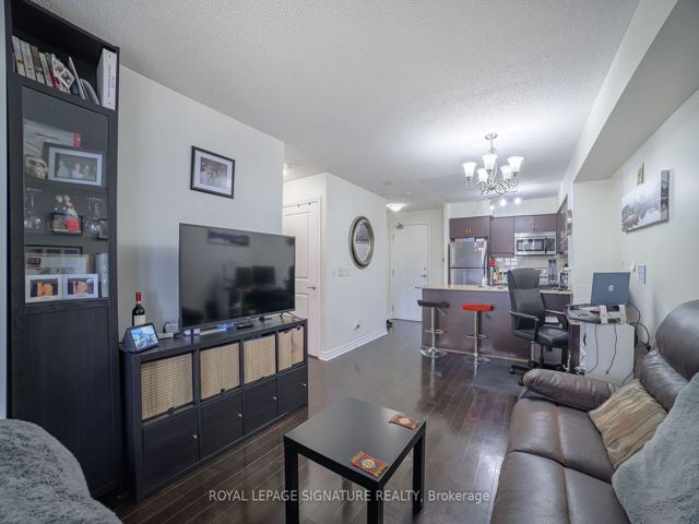 211 - 27 Rean Dr