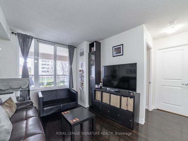 211 - 27 Rean Dr