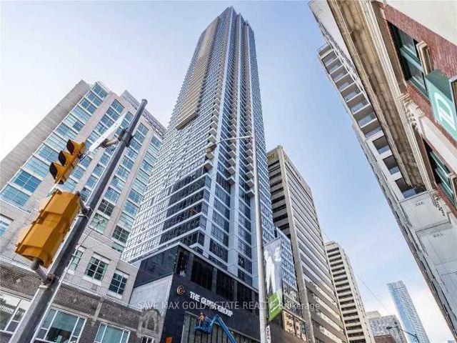 5210 - 395 Bloor St E