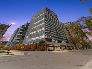 907 - 210 Simcoe St