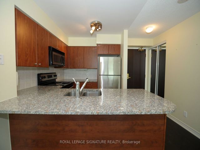 509 - 30 Grand Trunk Cres