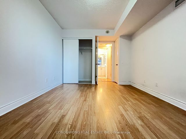 1208 - 5 Northtown Way