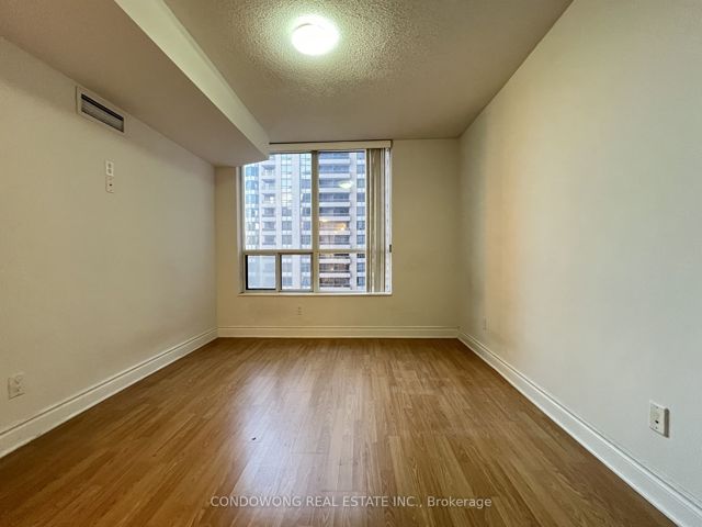 1208 - 5 Northtown Way