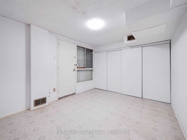 8RC - 8 Rusty Crest Way