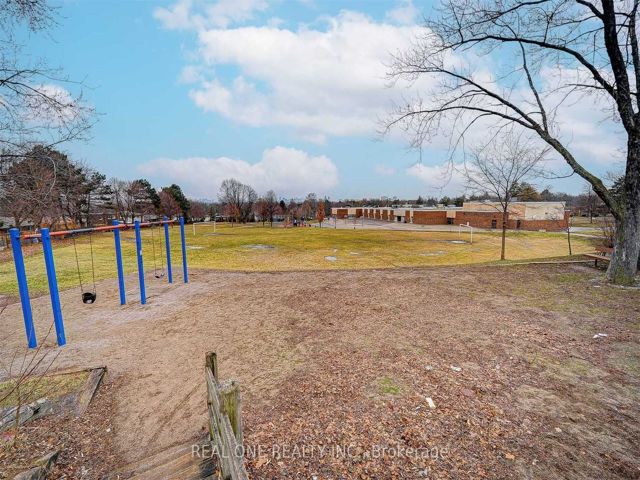 8RC - 8 Rusty Crest Way