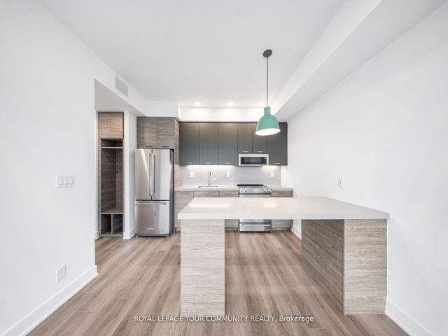 1205 - 484 Spadina Ave