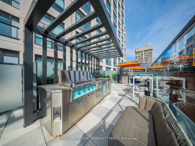 1205 - 484 Spadina Ave