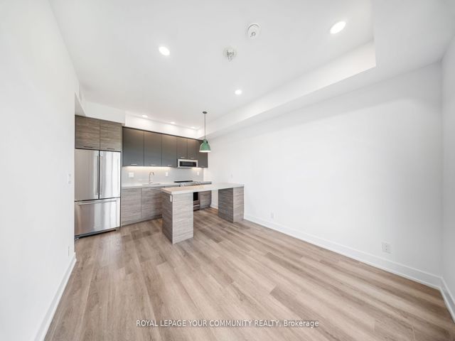 1205 - 484 Spadina Ave