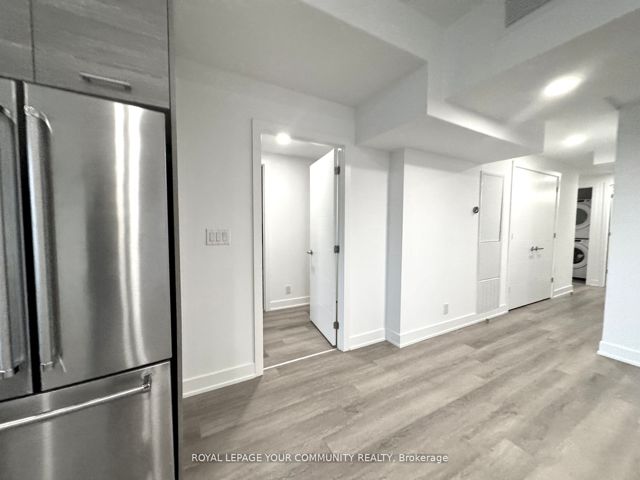 203 - 484 Spadina Ave