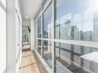 2102 - 210 Simcoe St