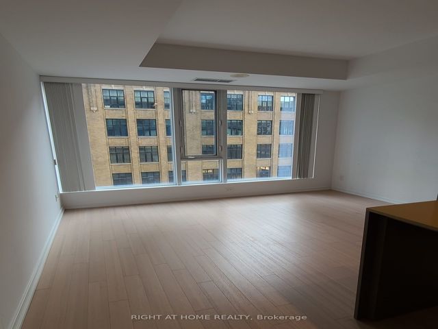 708 - 101 Peter St