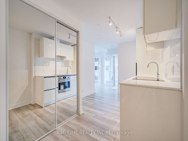 2412 - 230 Simcoe St