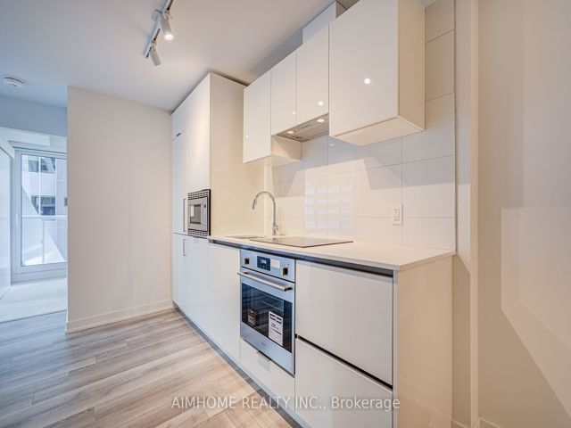 2412 - 230 Simcoe St