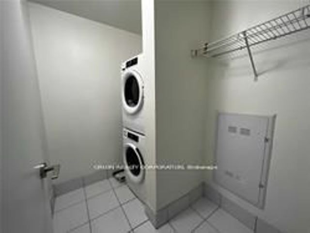 906 - 3237 Bayview Ave