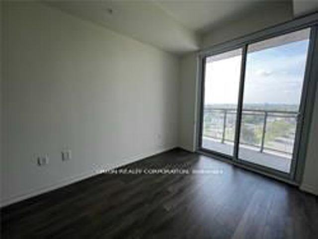 906 - 3237 Bayview Ave