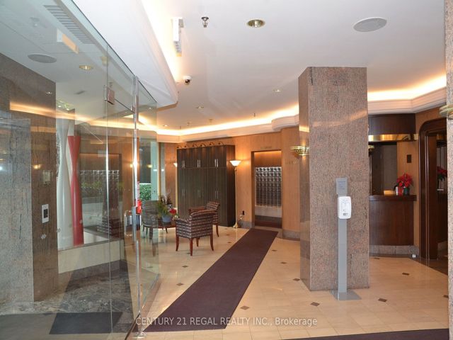 113 - 942 Yonge St