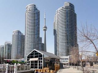 1409 - 218 Queens Quay W