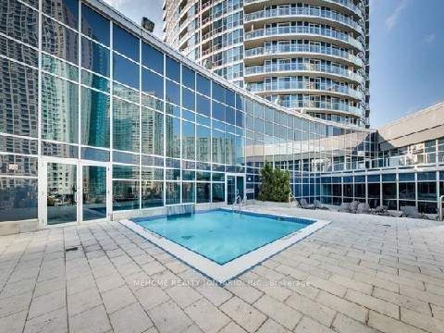 1409 - 218 Queens Quay W