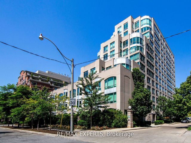 1006 - 942 Yonge St