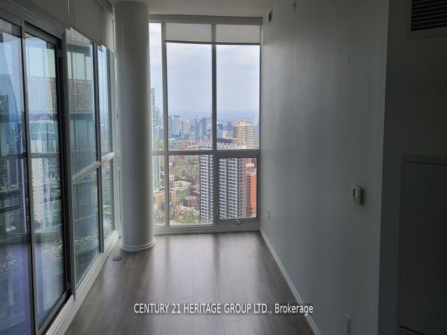 3212 - 45 Charles St E
