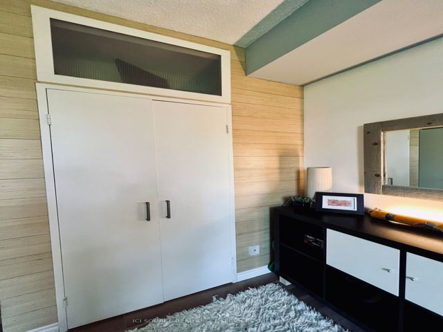 116 - 30 Fashion Roseway