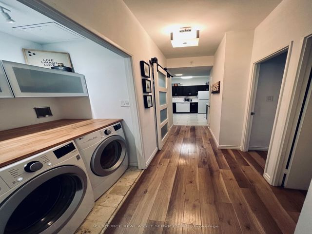 116 - 30 Fashion Roseway