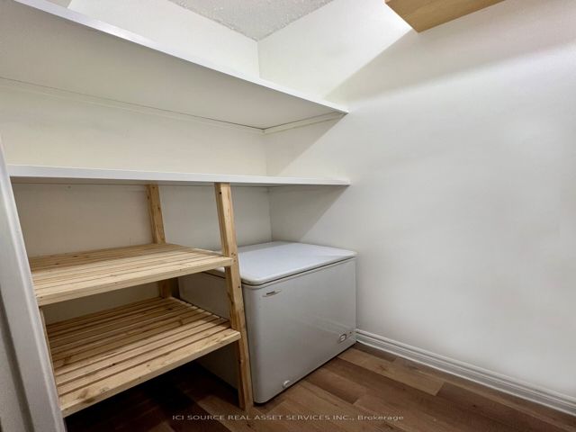 116 - 30 Fashion Roseway