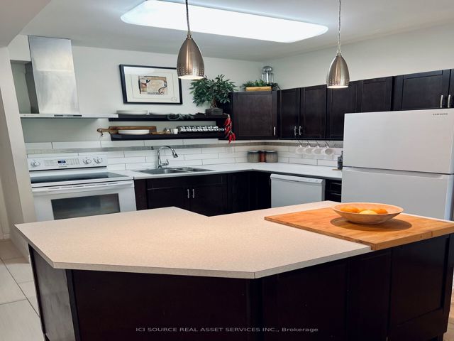 116 - 30 Fashion Roseway