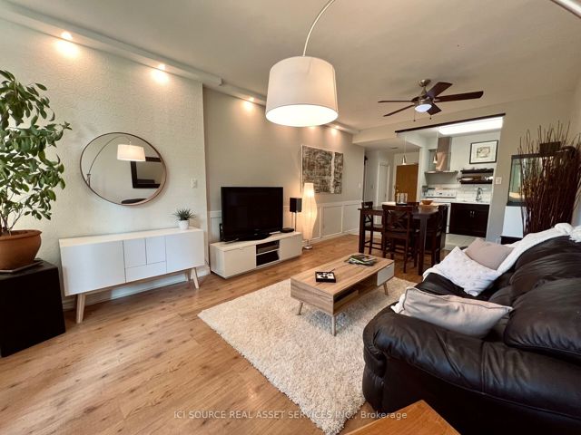 116 - 30 Fashion Roseway