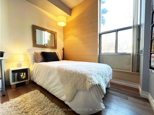 116 - 30 Fashion Roseway
