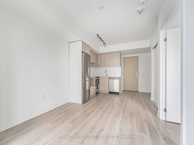 1210 - 395 Bloor St E