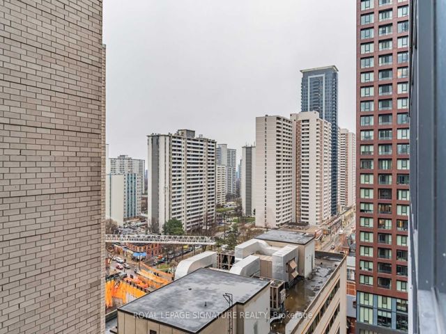 1210 - 395 Bloor St E