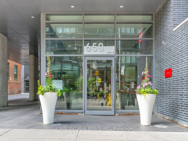 402 - 650 King St W