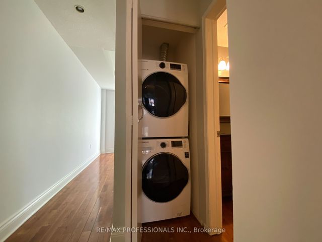 14 - 217 St George St