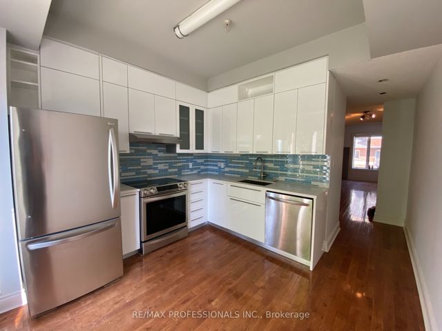14 - 217 St George St