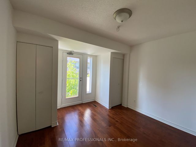 14 - 217 St George St