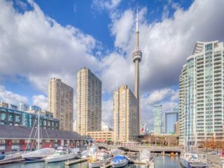 1904 - 270 Queens Quay W