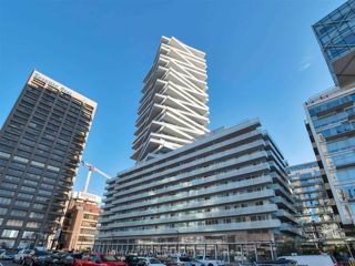 1302 - 15 Queens Quay E
