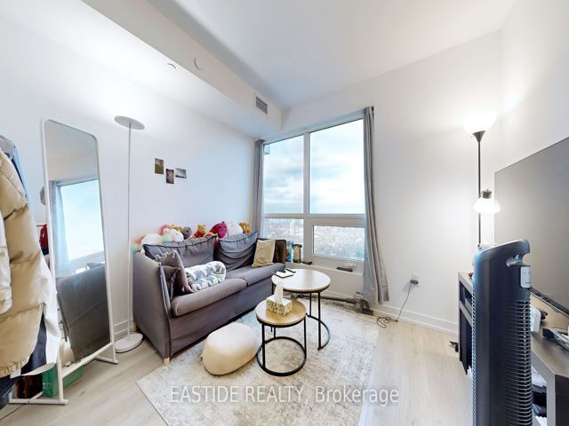 4206 - 395 Bloor St E