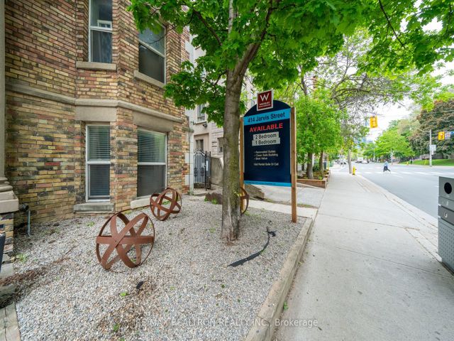 207 - 414 Jarvis St E