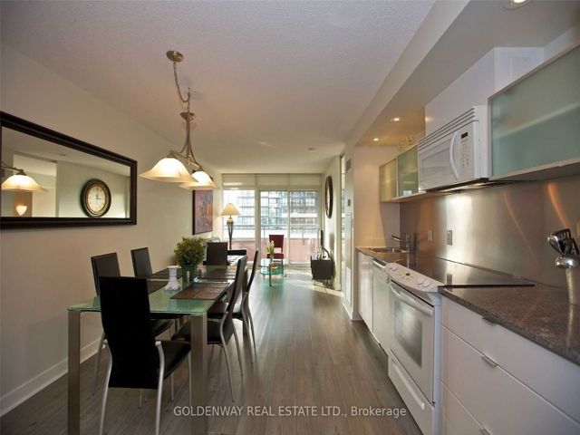 721 - 4K Spadina Ave