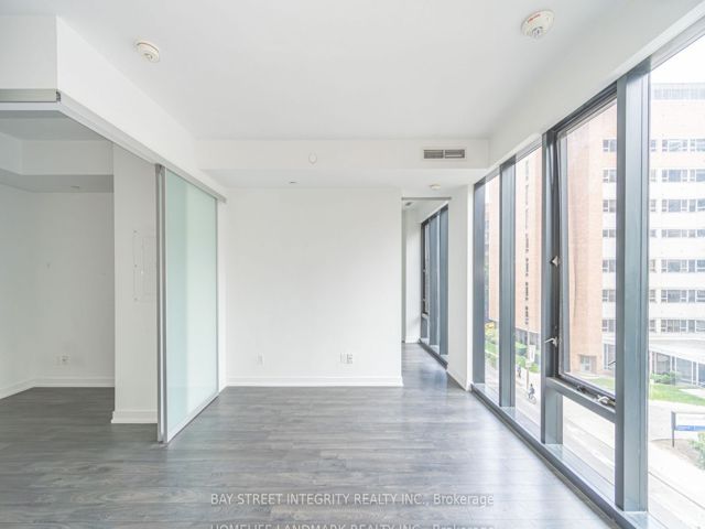 305 - 28 Wellesley St E