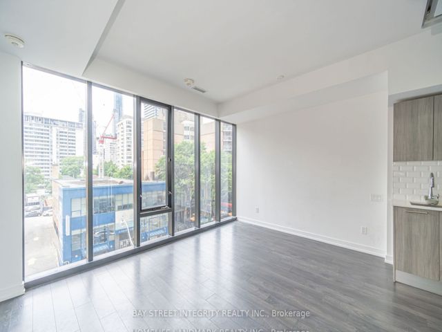 305 - 28 Wellesley St E