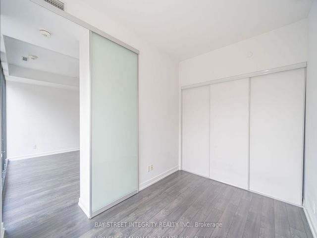 305 - 28 Wellesley St E